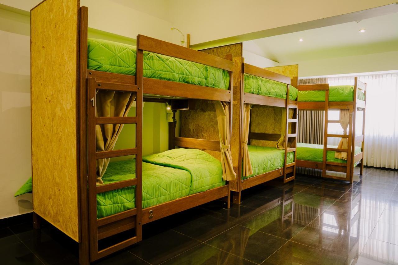 Cama Individual en habitación compartida femenina